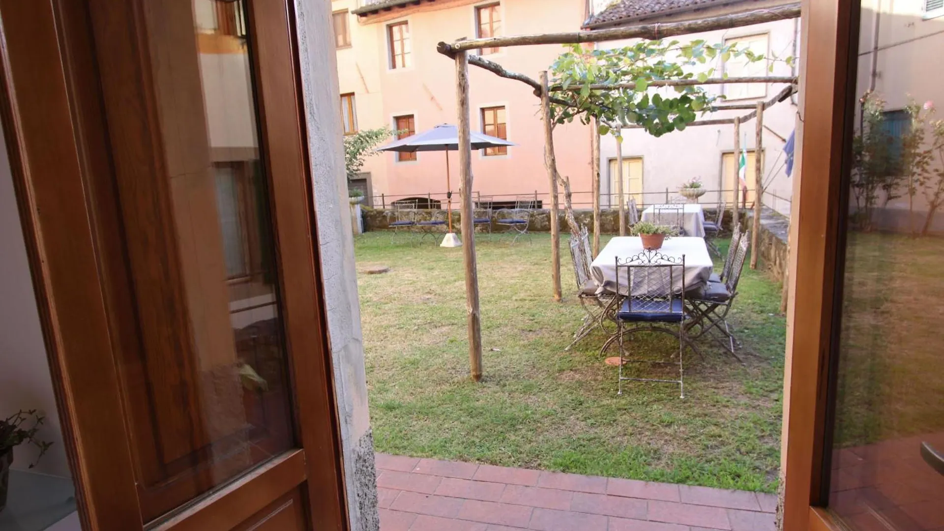 Palazzo Due Sorelle - Giardino Barga 0*,